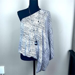 Mainstrip Off One Shoulder Flowy Tan & Black Blouse Size Medium